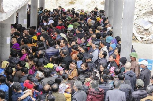 Biển người chen chúc trong ngày khánh thành chùa Ngọa Vân ảnh 8