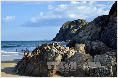 Bãi Ôm - điểm du lịch tiềm năng còn bỏ ngỏ ảnh 1 Bãi Ôm - điểm du lịch tiềm năng còn bỏ ngỏ ảnh 1