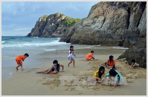 Bãi Ôm - điểm du lịch tiềm năng còn bỏ ngỏ ảnh 3 Bãi Ôm - điểm du lịch tiềm năng còn bỏ ngỏ ảnh 3