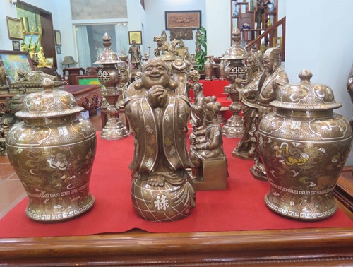 Hiện nay Đại Bái là làng nghề duy nhất khảm được tam khí (vàng, bạc, đồng), ngũ sắc (màu vàng của vàng, màu trắng của bạc, màu đỏ của đồng đỏ, màu xanh của đồng xanh và màu đen của đồng đen) trên sản phẩm mỹ nghệ.