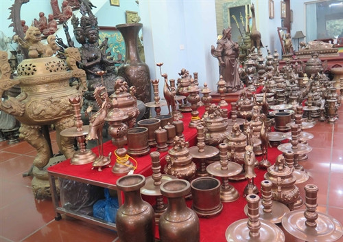 Các sản phẩm được làm bằng đồng của làng nghề Đại Bái.