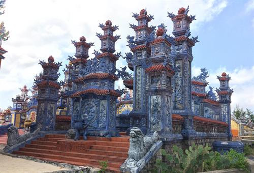 Những ngôi mộ lớn, mang đậm dấu ấn nguy nga hoàng tộc xưa Những ngôi mộ lớn, mang đậm dấu ấn nguy nga hoàng tộc xưa