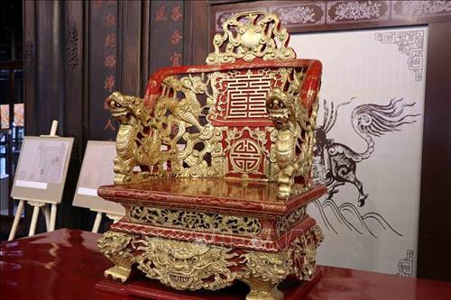 Ngai thờ sơn thếp thời Nguyễn. Ảnh: Đỗ Trưởng - TTXVN