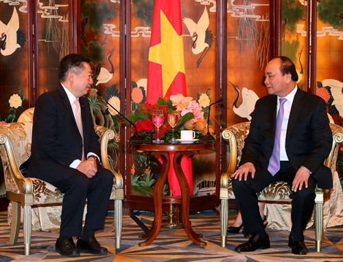 Thủ tướng Nguyễn Xuân Phúc tiếp ông Laurent Lam, Chủ tịch Tập đoàn Golden Resources Development. Ảnh: Thống Nhất-TTXVN