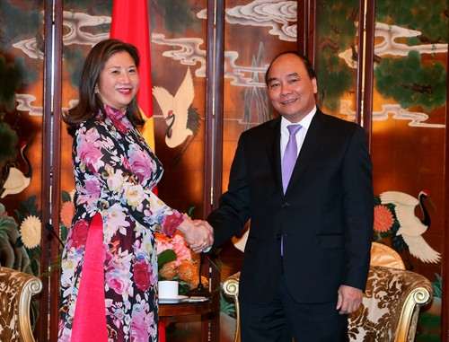 Thủ tướng Nguyễn Xuân Phúc tiếp bà Marjorie, Chủ tịch Tập đoàn Esquel. Ảnh: Thống Nhất-TTXVN