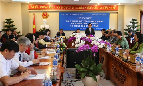 Chủ tịch UBND tỉnh Lâm Đồng Đoàn Văn Việt phát biểu tại buổi lễ. Ảnh: Nguyễn Dũng - TTXVN