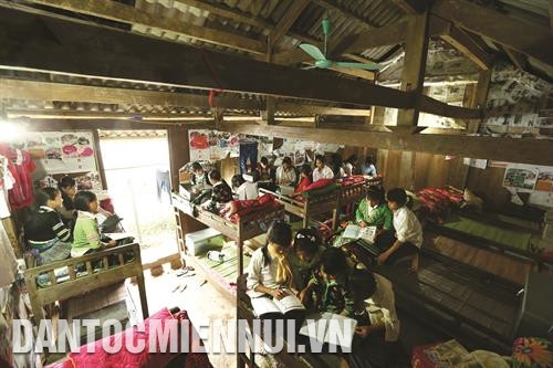 Khu nhà bán trú nữ khang trang, ngăn nắp của Trường phổ thông dân tộc bán trú tiểu học và trung học cơ sở Suối Giàng