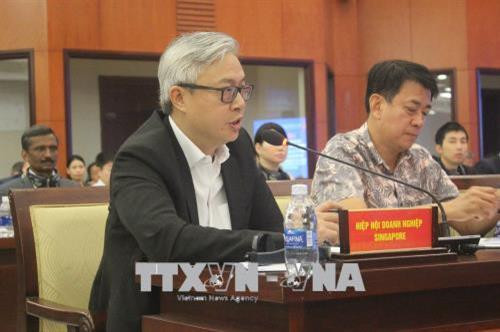 Ông Seck Yee Chung, Phó Chủ tịch Hiệp hội doanh nghiệp Singapore phát biểu tại hội nghị. Ảnh: Xuân Anh – TTXVN Ông Seck Yee Chung, Phó Chủ tịch Hiệp hội doanh nghiệp Singapore phát biểu tại hội nghị. Ảnh: Xuân Anh – TTXVN