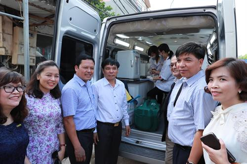 Những năm gần đây, nhờ trồng nhãn chín muộn, đời sống của người dân xã Song Phương, huyện Hoài Đức được nâng lên rõ rệt. Ảnh: Lê Lan Hương Để đẩy mạnh tiêu thụ nhãn chín muộn, Sở Nông nghiệp và Phát triển nông thôn Hà Nội phối hợp với huyện Quốc Oai và Trung tâm Xúc tiến Đầu tư - Thương mại - Du lịch Hà Nội tổ chức kết nối doanh nghiệp và nông dân, đưa sản phẩm nhãn chín muộn xuất khẩu đi Mỹ và châu Âu; vào các chuỗi siêu thị, cửa hàng tiện ích, cửa hàng nông sản an toàn trên địa bàn thành phố. Ảnh: Lê Lan Hương Để nhãn chín muộn vượt qua được những hàng rào kỹ thuật thâm nhập vào thị trường quốc tế có sự đóng góp không nhỏ của các nhà quản lý, nhà khoa học, cơ quan chuyên môn, đặc biệt là các doanh nghiệp. Ảnh: Lê Lan Hương