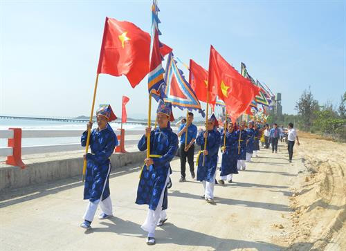Nhân dân tại khu dân cư văn hóa biển Kim Liên làm lễ rước, thả thuyền. Ảnh: Đinh Văn Nhiều-TTXVN Nhân dân tại khu dân cư văn hóa biển Kim Liên làm lễ rước, thả thuyền. Ảnh: Đinh Văn Nhiều-TTXVN Nhân dân tại khu dân cư văn hóa biển Kim Liên làm lễ rước, thả thuyền. Ảnh: Đinh Văn Nhiều-TTXVN Nhân dân tại khu dân cư văn hóa biển Kim Liên làm lễ rước, thả thuyền. Ảnh: Đinh Văn Nhiều-TTXVN Lễ cúng, tế các vị thần linh đã khai khẩn, lập ấp. Ảnh: Đinh Văn Nhiều-TTXVN Nhân dân tại khu dân cư văn hóa biển Kim Liên làm lễ rước, thả thuyền. Ảnh: Đinh Văn Nhiều-TTXVN Nhân dân tại khu dân cư văn hóa biển Kim Liên làm lễ rước, thả thuyền. Ảnh: Đinh Văn Nhiều-TTXVN Nhân dân tại khu dân cư văn hóa biển Kim Liên làm lễ rước, thả thuyền. Ảnh: Đinh Văn Nhiều-TTXVN Nhân dân tại khu dân cư văn hóa biển Kim Liên làm lễ rước, thả thuyền. Ảnh: Đinh Văn Nhiều-TTXVN Lễ cúng, tế các vị thần linh đã khai khẩn, lập ấp. Ảnh: Đinh Văn Nhiều-TTXVN