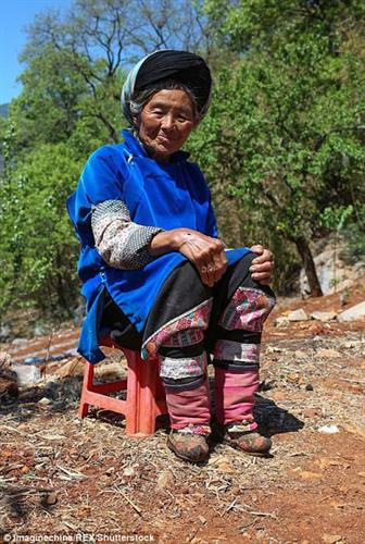 Những phụ nữ 'bó chân gót sen' cuối cùng ở Trung Quốc ảnh 7 Những phụ nữ 'bó chân gót sen' cuối cùng ở Trung Quốc ảnh 7