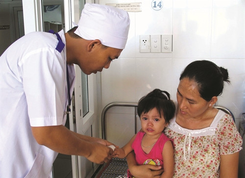 Công tác chăm sóc sức khỏe được chú trọng, góp phần nâng cao chất lượng cuộc sống người dân ở vùng đồng bào Chăm