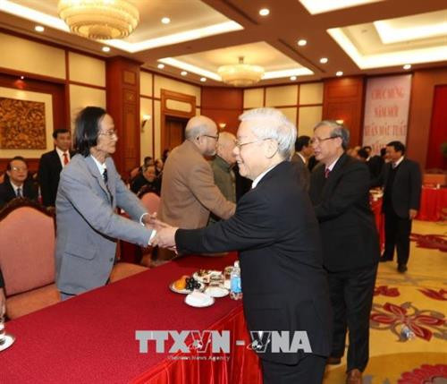 Ban Bí thư Trung ương Đảng đã tổ chức gặp mặt thân mật đội ngũ trí thức, văn nghệ sỹ trên mọi miền đất nước. Ảnh: Trí Dũng – TTXVN Ban Bí thư Trung ương Đảng đã tổ chức gặp mặt thân mật đội ngũ trí thức, văn nghệ sỹ trên mọi miền đất nước. Ảnh: Trí Dũng – TTXVN