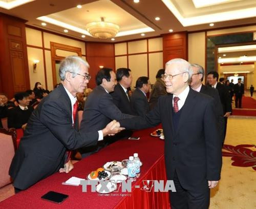 Ban Bí thư Trung ương Đảng đã tổ chức gặp mặt thân mật đội ngũ trí thức, văn nghệ sỹ trên mọi miền đất nước. Ảnh: Trí Dũng – TTXVN Ban Bí thư Trung ương Đảng đã tổ chức gặp mặt thân mật đội ngũ trí thức, văn nghệ sỹ trên mọi miền đất nước. Ảnh: Trí Dũng – TTXVN