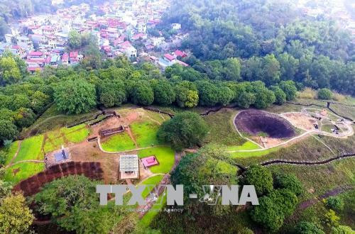 Đồi A1 là cứ điểm quan trọng nhất trong dãy đồi phía Đông, bảo vệ Sở chỉ huy Tập đoàn cứ điểm Điện Biên Phủ, là tấm là chắn cuối cùng, chiếc chìa khóa mở cánh cửa vào Sở chỉ huy Tập đoàn cứ điểm Điện Biên Phủ. Người Pháp gọi là Eliane 2, đồi cao hơn mặt đất 49m, dài 200m, rộng 80m hình bầu dục, nằm dài theo hướng Tây Bắc – Đông Nam. Điểm cao A1 có tác dụng che sườn cho phân khu đông, đồng thời cùng các điểm cao khác tạo thành một bức bình phong bảo vệ khu trung tâm Mường Thanh. Tại đây địch bố trí nhiều binh lực, hỏa lực mạnh, có công sự kiên cố, vững chắc. Ảnh: Xuân Tiến-TTXVN