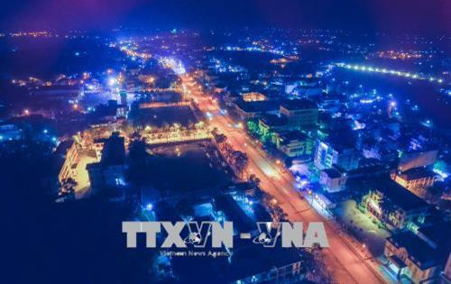 Đường Võ Nguyên Giáp về đêm. Ảnh: Xuân Tư - TTXVN