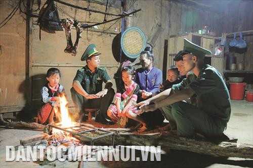 Thông qua những buổi vận động, tuyên truyền của bộ đội biên phòng Sơn La, bà con dân tộc nắm được chủ trương, chính sách của Đảng và Nhà nước