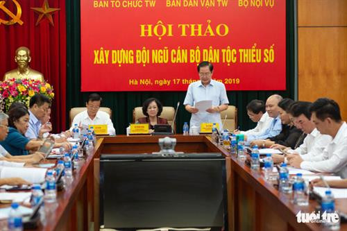 Bà Trương Thị Mai - Ủy viên Bộ Chính trị, Trưởng Ban Dân vận trung ương (ngồi giữa) - chủ trì hội thảo. Ảnh: tuoitre.vn Bà Trương Thị Mai - Ủy viên Bộ Chính trị, Trưởng Ban Dân vận trung ương (ngồi giữa) - chủ trì hội thảo. Ảnh: tuoitre.vn