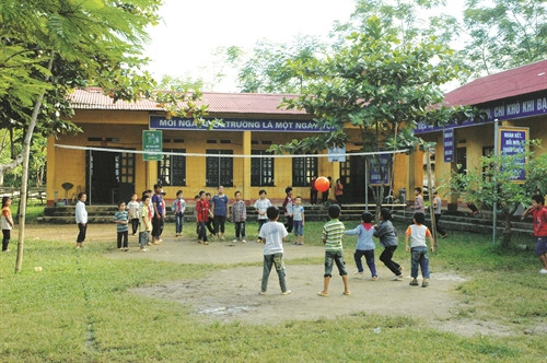 Giờ sinh hoạt tập thể của các em học sinh tiểu học