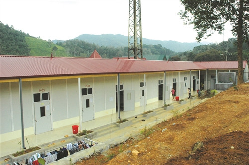 Xây dựng phòng học, nhà nội trú cho con em đồng bào dân tộc