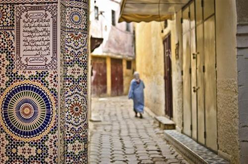 Thành phố này từng là thủ đô của Maroc vào thế kỷ thứ 17. Lăng mộ của vua Sultan là một trong những điểm tham quan tuyệt vời ở đây. Đây cũng là nơi để khám khá tàn tích của Volubilis, một thành phố cổ đại có ngàn năm lịch sử. Thành phố này từng là thủ đô của Maroc vào thế kỷ thứ 17. Lăng mộ của vua Sultan là một trong những điểm tham quan tuyệt vời ở đây. Đây cũng là nơi để khám khá tàn tích của Volubilis, một thành phố cổ đại có ngàn năm lịch sử.