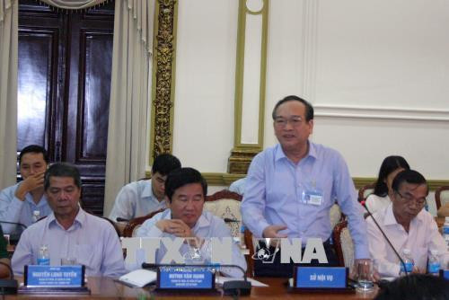 Đại diện các sở, ngành phát biểu tại phiên họp. Ảnh: Tiến Lực - TTXVN Đại diện các sở, ngành phát biểu tại phiên họp. Ảnh: Tiến Lực - TTXVN