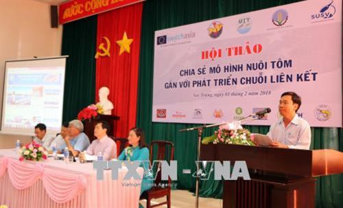 Đại biểu dự Hội thảo phát biểu. Ảnh: Trung Hiếu - TTXVN Đại biểu dự Hội thảo phát biểu. Ảnh: Trung Hiếu - TTXVN