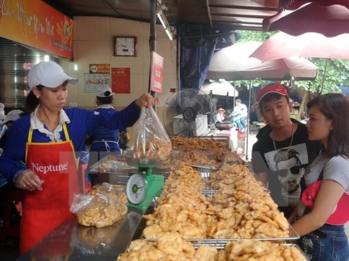 Chả mực là món ăn được nhiều khách hàng lựa chọn khi đến với Hạ Long