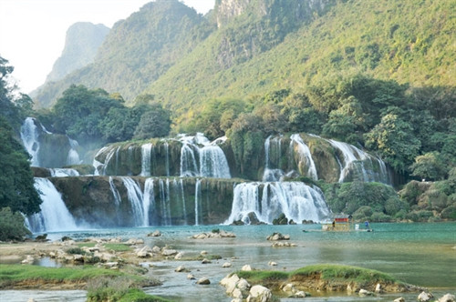 Thác Bản Giốc đẹp mơ màng. Thác Bản Giốc đẹp mơ màng.