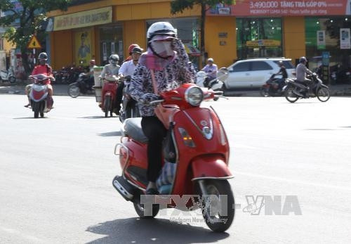 Đầu tuần Bắc Bộ oi nóng, chiều tối mưa dông ảnh 1