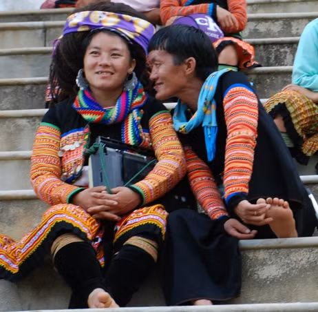 Tỏ tình (ảnh chụp ở sân vận động thị trấn Mộc Châu, Sơn La). Tỏ tình (ảnh chụp ở sân vận động thị trấn Mộc Châu, Sơn La).