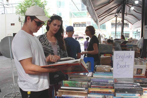 Đường sách Thành phố Hồ Chí Minh là nơi thu hút khách trong nước và ngoài nước đến tham quan