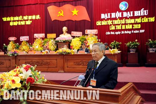 Ông Lương Văn Trừ, Trưởng Ban Dân tộc thành phố Cần Thơ phát biểu tại đại hội
