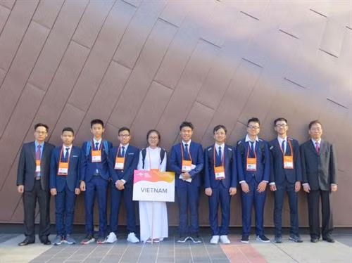 Đoàn Việt Nam tham gia Olympic Vật lí Châu Á lần thứ 20 năm 2019. Ảnh: Dantri.vn