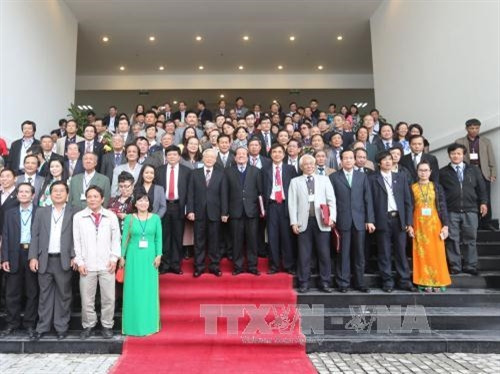 Tổng Bí thư Nguyễn Phú Trọng với các đại biểu dự Đại hội. Ảnh: Trí Dũng - TTXVN Tổng Bí thư Nguyễn Phú Trọng với các đại biểu dự Đại hội. Ảnh: Trí Dũng - TTXVN