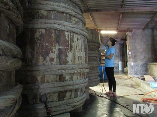 Chế biến nước mắm là nghề truyền thống của người dân xã Cà Ná (Thuận Nam)