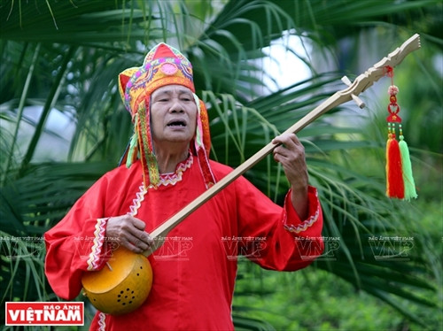 Nghệ nhân Hà Thuấn là người Tày đầu tiên được phong tặng nghệ nhân dân gian.