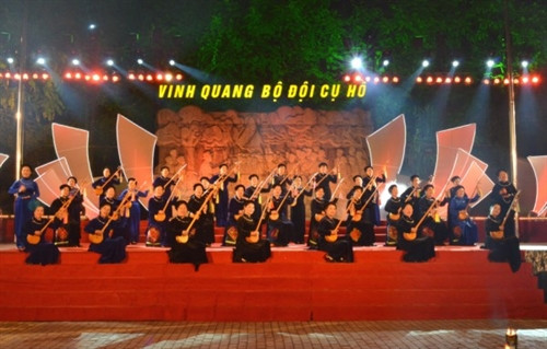 Tiết mục hát then đàn tính “Trên đỉnh Slam Cao” của dân tộc Tày, Nùng Cao Bằng. Tiết mục hát then đàn tính “Trên đỉnh Slam Cao” của dân tộc Tày, Nùng Cao Bằng.