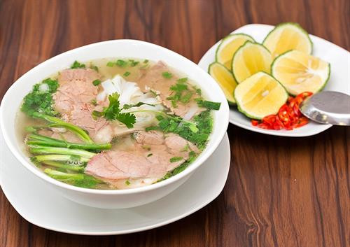 Phở là món ăn quen thuộc ở Hà Nội. Phở là món ăn quen thuộc ở Hà Nội.