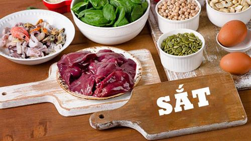 Bữa ăn hàng ngày, mọi người cũng phải chú ý tới các thực phẩm giàu sắt . Ảnh: eva.vn Bữa ăn hàng ngày, mọi người cũng phải chú ý tới các thực phẩm giàu sắt . Ảnh: eva.vn