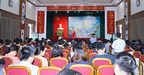 Toàn cảnh Hội nghị "Hợp tác các tỉnh phát triển sản xuất, quảng bá và xúc tiến tiêu thụ sản phẩm đặc sản nhãn chín muộn Thành phố Hà Nội năm 2018".