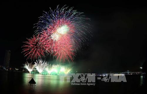 Màn trình diễn pháo hoa của đội Italy. Ảnh: Trần Lê Lâm – TTXVN Màn trình diễn pháo hoa của đội Italy. Ảnh: Trần Lê Lâm – TTXVN Màn trình diễn pháo hoa của đội Australia. Ảnh: Trần Lê Lâm – TTXVN