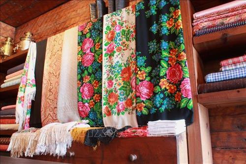 Cửa hàng tạp hóa trong làng Shushenkoye được bảo tồn đến ngày nay. Ảnh: Trần Hiếu - Pv TTXVN tại LB Nga Cửa hàng tạp hóa trong làng Shushenkoye được bảo tồn đến ngày nay. Ảnh: Trần Hiếu - Pv TTXVN tại LB Nga