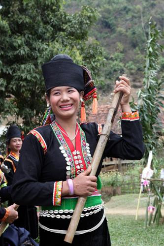 Thiếu nữ Khơ mú Thiếu nữ Khơ mú