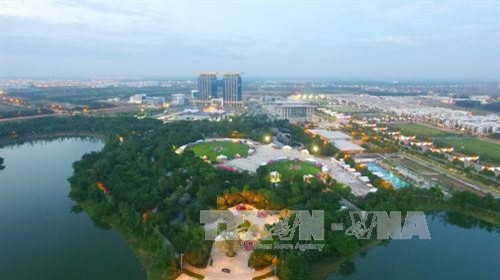 Ngày 7/4/2017, 21 mô hình nhà Không gian Đơn ca tài tử Nam bộ và Không gian ẩm thực Nam bộ được thi công tại công viên Thành phố mới Bình Dương, tỉnh Bình Dương, đã hoàn thành và giao cho 21 tỉnh tương ứng. Mỗi căn nhà rộng khoảng 55m2. Trong ảnh: Các mô hình nhà Không gian Đơn ca tài tử Nam bộ cách điệu theo hình trái măng cụt nhìn từ trên cao. Ảnh: Huyền Trang – TTXVN Ngày 7/4/2017, 21 mô hình nhà Không gian Đơn ca tài tử Nam bộ và Không gian ẩm thực Nam bộ được thi công tại công viên Thành phố mới Bình Dương, tỉnh Bình Dương, đã hoàn thành và giao cho 21 tỉnh tương ứng. Mỗi căn nhà rộng khoảng 55m2. Trong ảnh: Các mô hình nhà Không gian Đơn ca tài tử Nam bộ cách điệu theo hình trái măng cụt nhìn từ trên cao. Ảnh: Huyền Trang – TTXVN