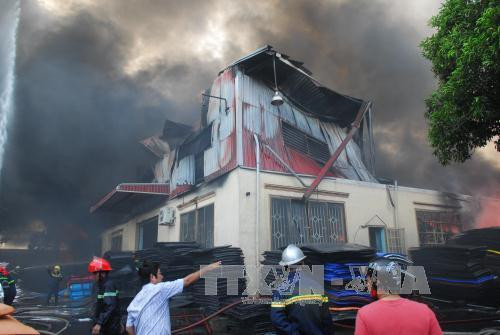 Hiện trường vụ cháy. Ảnh: Mạnh Linh – TTXVN