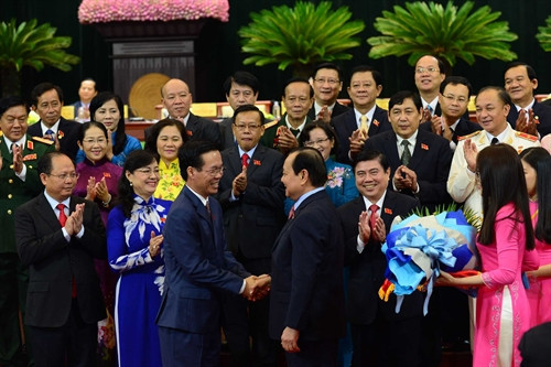 Đồng chí Lê Thanh Hải chúc mừng 4 Phó Bí thư Thành ủy cùng Ban Chấp hành Đảng bộ TP. Hồ Chí Minh nhiệm kỳ 2015 – 2020. Ảnh: Thanh Vũ – TTXVN Đồng chí Lê Thanh Hải chúc mừng 4 Phó Bí thư Thành ủy cùng Ban Chấp hành Đảng bộ TP. Hồ Chí Minh nhiệm kỳ 2015 – 2020. Ảnh: Thanh Vũ – TTXVN