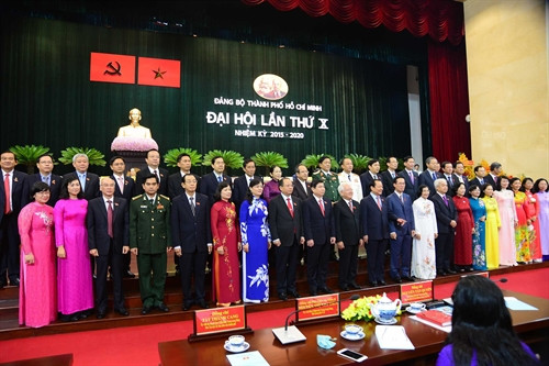 Ra mắt Ban Chấp hành Đảng bộ TP. Hồ Chí Minh khóa X, nhiệm kỳ 2015 – 2020. Ảnh: Thanh Vũ – TTXVN Ra mắt Ban Chấp hành Đảng bộ TP. Hồ Chí Minh khóa X, nhiệm kỳ 2015 – 2020. Ảnh: Thanh Vũ – TTXVN
