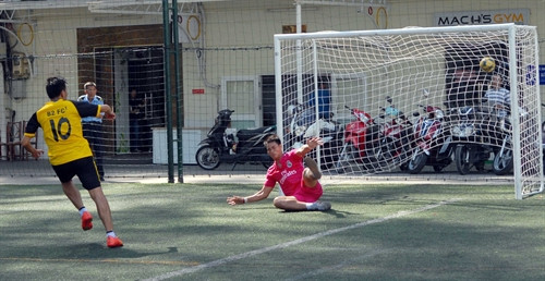 Pha lập công rút ngắn cách biệt của Đường Lê Việt Hằng (B2FC) trong trận bán kết với Bảo hiểm Xã hội Thành phố Hồ Chí Minh