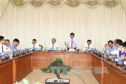 Chủ tịch UBND Thành phố Hồ Chí Minh Nguyễn Thành Phong phát biểu tại buổi tiếp Trưởng các Cơ quan Đại diện Việt Nam tại nước ngoài nhiệm kỳ 2017 – 2020. Ảnh: Thanh Vũ-TTXVN